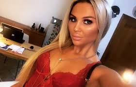 Scarlet Harrison, buzele uriașe au lăsat-o fără permis: ”Sunt prea mari!”