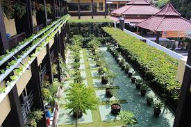 Segala kemewahannya memang sengaja dirancang senyaman mungkin agar para siswa dapat memiliki prestasi yang maksimal. 31 Desain Taman Sekolah Pics Kiamedia