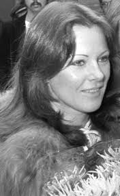 Ils sont donc inexcusables, 1.21 puisque ayant connu dieu, ils ne l'ont point glorifié comme dieu, et ne lui ont point rendu grâces; Anni Frid Lyngstad Wikipedia