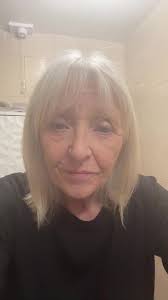 Jan Hills (@ronniesnan)