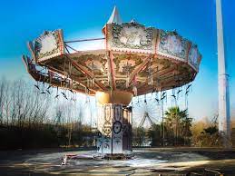Some were left to rot and ruin after natural disasters, while others suffered nuclear catastrophe or financial struggle. Creepy Photos Of Abandoned Us Theme Parks