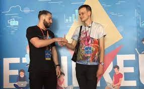 Btc, eth2, scaling plans and timelines, nfts, future considerations, life extension, and more. Scaling Ethereum Interview With Vitalik Buterin By Nodar Janashia Juststable Medium