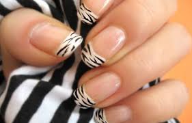 Un diseño adorable y muy fácil de llevar a cabo, es este con las uñas amarillas y detalles que simulan unos preciosos pollitos. Unas Decoradas Animal Print Exoticas Y Sencillas Unasdecoradas Club