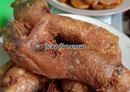 Setelah mendidih, masukkan ayam, lalu masak dengan api sedang hingga bumbu meresap dan air kering (jangan lupa sambil sesekali. Resep Kepala Ayam Goreng Ala Mamang2 Kali Lima Untuk Pemula
