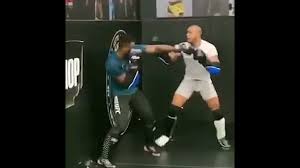 Ngannou et gane n'ont jamais été francis ngannou doit normalement affronter prochainement derrick lewis pourrait donc ensuite retrouver ciry gane qui lui, voudrait prendre. Francis Ngannou Sparring Ciryl Gane Youtube