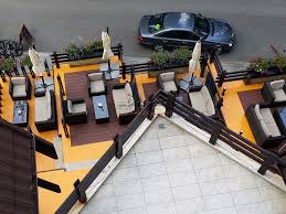 Castelul peleş este situat la 2 km. Pensiunea Casa Teo Sinaia Cazare De Lux Pe Valea Prahovei Az Turism