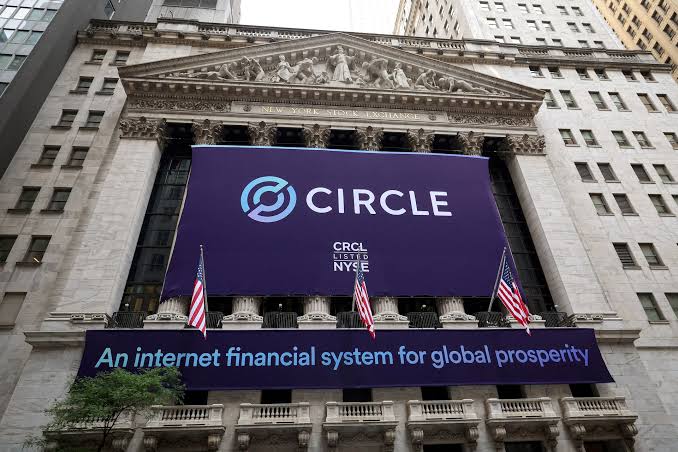 Circle Stock (CRCL) Review 2026: From $31 IPO to $299 High to $94 Correction and the Case for $368 by 2030