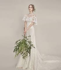 23 Beautiful Vintage Inspired Wedding Dresses That Bring A Timeless Look Praise Wedding Vintage Inspired Wedding Dresses Classic Wedding Dress Elegant Wedding Dress