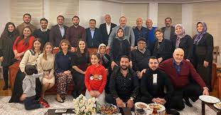 .büyük selçuklu devleti hükümdarı çalışma bakanı çalışma, sosyal hizmetler ve aile bakanı cast direktörü. Disisleri Bakani Mevlut Cavusoglu Ndan Aile Fotografli Yeni Yil Mesaji Gundem Haberleri