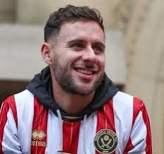 Lisa Ratcliffe (@lisar2828)