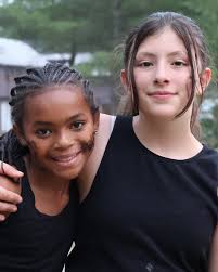 The last night of camp always comes too soon 🥹 Watching the burning Bs,  hugging our friends, and listening to GMH and Alex Stoller play a BB camp  classic: “Stop amd Smell