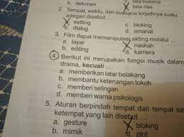 Musik tradisional adalah musik yang hidup dimasyarakat secara turun musik tradisional merupakan salah satu bentuk kebudayaan yang berkembang di dalam kehidupan masyarakat. 4 Berikut Ini Merupakan Fungsi Musik Dalam Drama Kecuali A Memberikan Latar Belakang B Brainly Co Id