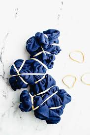 How do you tie dye a sweatshirt? How To Bleach Tie Dye A Sweatshirt Easy Diy Sarah Maker