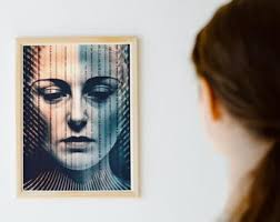 Luminous Persona Verken de wereld van surrealistische kunst Duik in opnieuw  ontworpen Man Ray-meesterwerken