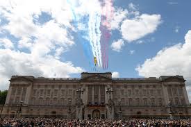 Originally built in 1703 as buckingham house for the 3rd earl of mulgrave john sheffield, buckingham palace has been the home and administrative headquarters for the royal family for hundreds of years. Queen S Horror After Rats Seen Running Through Buckingham Palace Kitchen Mirror Online