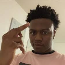 Dequan Thurston's Instagram, Twitter & Facebook