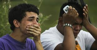 Mourners grieve for 2 Lakeville students who died in crash