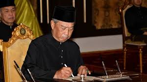 Malaysia's new prime minister, ismail sabri yaakob, has been sworn in after the resignation of the previous cabinet, but he faces an uphill task in uniting a polarised society and reviving a. Malaysia Gets New Pm Muhyiddin Yassin After Week Of Turmoil Bbc News