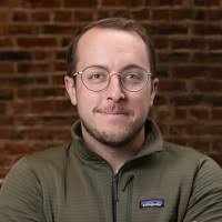 200+ perfiles de «Eck»