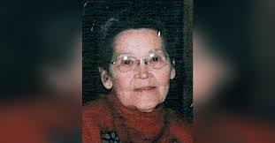 Carolyn Hanneman's Instagram, Twitter & Facebook