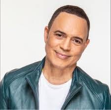 Janet Robitaille's Instagram, Twitter & Facebook