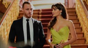 Başrollerinde kerem bursin ile hander erçel'in oynadığı sen çal kapımı. Sen Cal Kapimi Kadrosuna Yeni Isimler Hangi Oyuncular Kadroya Katildi