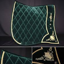 Pin Van Pearl Schabracken Manufaktur Op Barockschabracke Schabracke Baroque Tack Saddle Pad Horse Tack Www Pearl Schabracken De Dekjes Paarden