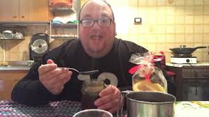 È morto a 42 anni omar palermo.lo youtuber calabrese, conosciuto come youtubo anche io, era diventato una celebrità sulla piattaforma grazie ai tanti video in cui si mostrava mentre mangiava spropositate quantità di cibo. Youtubo Anche Io Youtube Channel Analytics And Report Powered By Noxinfluencer Mobile