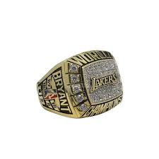 Each member of the 2020 championship lakers team is receiving a ring that has more carats of diamonds than any other ring in nba history. 2000 Los Angeles Lakers Nba Championship Ring Best Championship Rings Championship Rings Designer