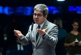 Reclamações de parlamentares sobre Randolfe chegam ao Planalto e incomodam Guimarães