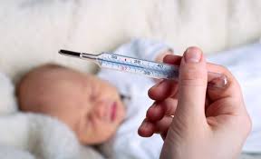 Bayi baru lahir ini menangis saat memakai baju bayi , kemudian bayi baru lahir ini di bedong, setelah itu bayi ini di diamkan saat. Bayi Biru Kerap Menangis Mungkin Masalah Jantung Hello Doktor