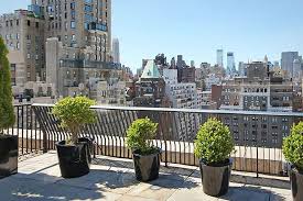 Listing by city wide apartments (555 8th avenue ste 2310, new york, ny 10018) rental unit in yorkville at 326 east 82nd street #1aa for $2,000. Regardez Les Appartements Les Plus Chers De New York Le Point