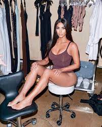 La (nada afortunada) línea de fajas, de Kim Kardashian - High on Fashion