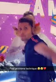 Magali berdah nait à lyon le 26 novembre 1981, trois ans après son frère sébastien. Sur Le Plateau De Tpmp Une Celebre Chroniqueuse Voit Son Chemisier Exploser