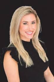 Leah Doss's Instagram, Twitter & Facebook