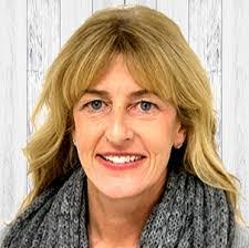 Kathy Daigle's Instagram, Twitter & Facebook