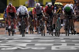 The 2019 tour de france will celebrate the legendary career of belgian eddy merckx 50 years after his first tour victory, with the grand départ to be the winner of the 2019 tour de france will effectively be determined after one mammoth final climb to the finish line at val thorens on stage 20, before the. Tour De France 2019 Ce Qu Il Faut Retenir De La Premiere Etape En 5 Points