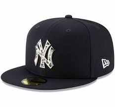 Black And Gold New York Yankees Hat Men S New York Yankees New Era Navy Fractured Metal 59fifty Fitted Hat Fitted Hats Mens Fashion Wear Yankees Outfit