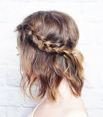 Yet, a cute tiny braid will make a big difference to the sleek wet hair look. Dutch Braid Half Up Do For Short Hair Kapsels Haarstijlen Haar