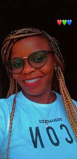 Spécial destockage !!!!! Monture simple à partir de 35.000fcfa  Monture+verres à partir de 50.000fcfa #consultation gratuite! #lieu: Nzeng  ayong/chantier moderne juste à côté du restaurant bar plaisance (Epicerie  Farah) Contact et whatsapp: