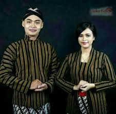 Contoh Baju Kebaya Jadul Baju Couple Batik Lurik Baju Adat Jawa Couple Batik Couple Surjan Couple Lurik Download 137 Model Seputar Wanita Pakaian Gambar