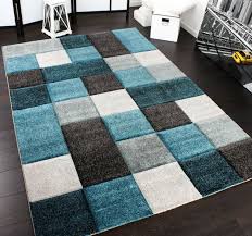 Oldukça zengin renklerle her dekorasyona uyum sağlayan modeli bulabileceğiniz gibi, dekorasyona halıdan başlamayı da tercih edebilirsiniz. Selamicesme Hali Yikama Firmalari