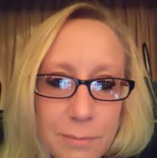 Can anyone show me how they distribue their diatimaceous earth please ?