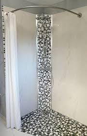 Douche A L Italienne Quart De Rond De Caractere Avec Mosaique Circulaire Bati Orient Barre Rideau De Dou Rideau Douche Douche Italienne Douche Italienne Angle