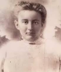 Lucille Mack's Instagram, Twitter & Facebook