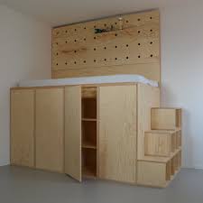 multiplex kinderbed hoogslaper supergaaf bed met kastruimte en trappetje van multiplex ook wel underlayment genoe zolderbedden slaapkamerideeen kastruimte
