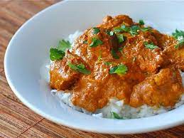 Puis, ajoutez la tomate, la moitié de la sauce tikka masala (la sauce est légèrement relevé, vous réajusterez la quantité par la suite) et l'eau. Les Meilleures Recettes De Tikka Masala