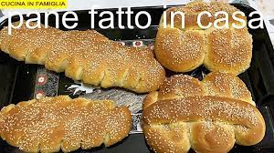 Si, avete letto bene, la ricetta del pane artigianale fatto in casa in 5 minuti al giorno!!! Pane Siciliano Fatto In Casa Mafalda E Spiga Youtube