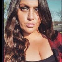 Kim Shead's Instagram, Twitter & Facebook