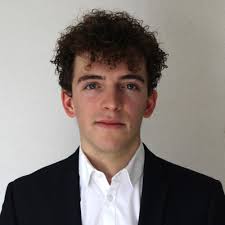 Je suis très heureux de vous annoncer que je commence mon alternance chez  Decathlon , au rayon Cycle ! C'est une super opportunité pour moi  d'apprendre, de partager ma passion pour le